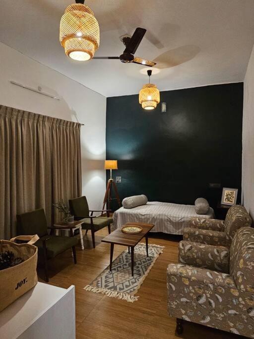 The Bougainvillea Cottage Farmstay Near Dehradun , 2 Bedroom Private Cottage Next To Fields And Orchards With Hill Views Exterior foto